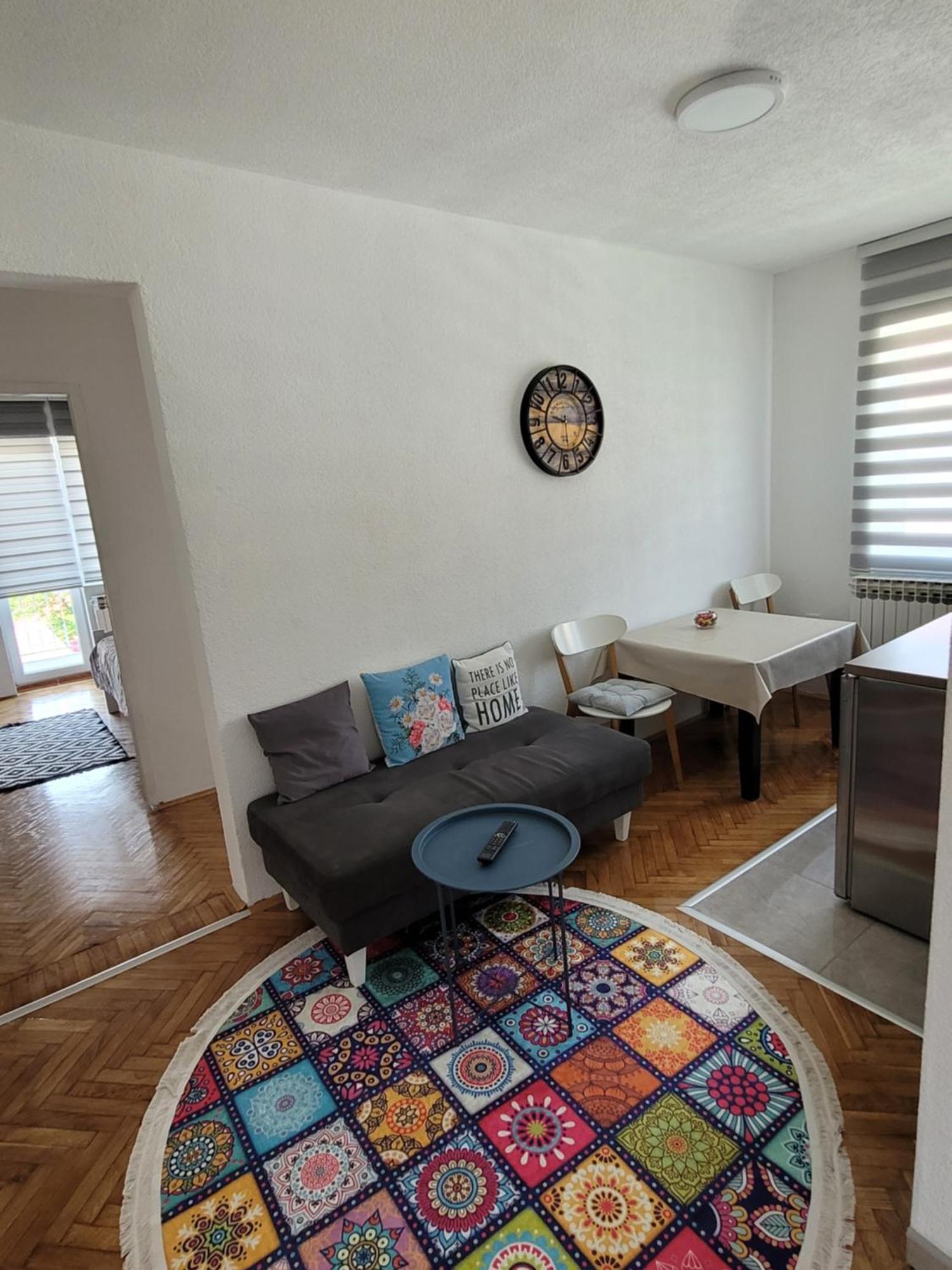 Apartmani Elegance Тузла Экстерьер фото