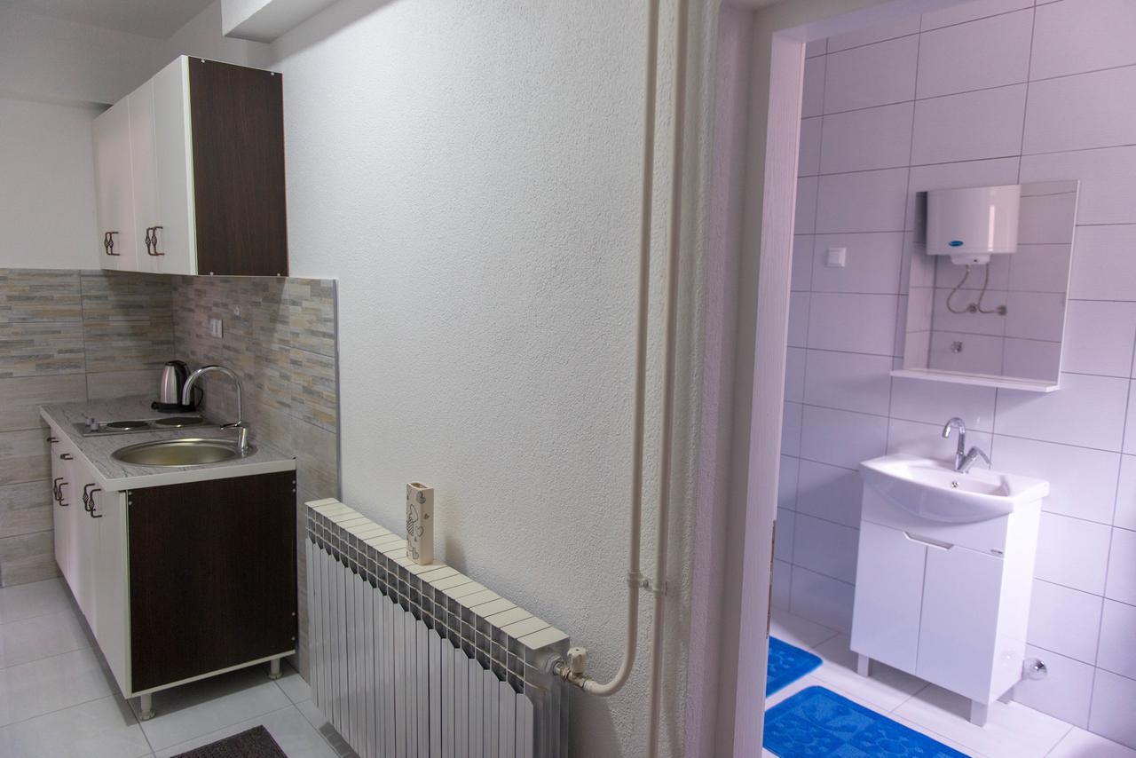 Apartmani Elegance Тузла Экстерьер фото