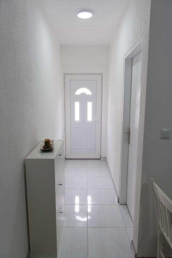 Apartmani Elegance Тузла Экстерьер фото