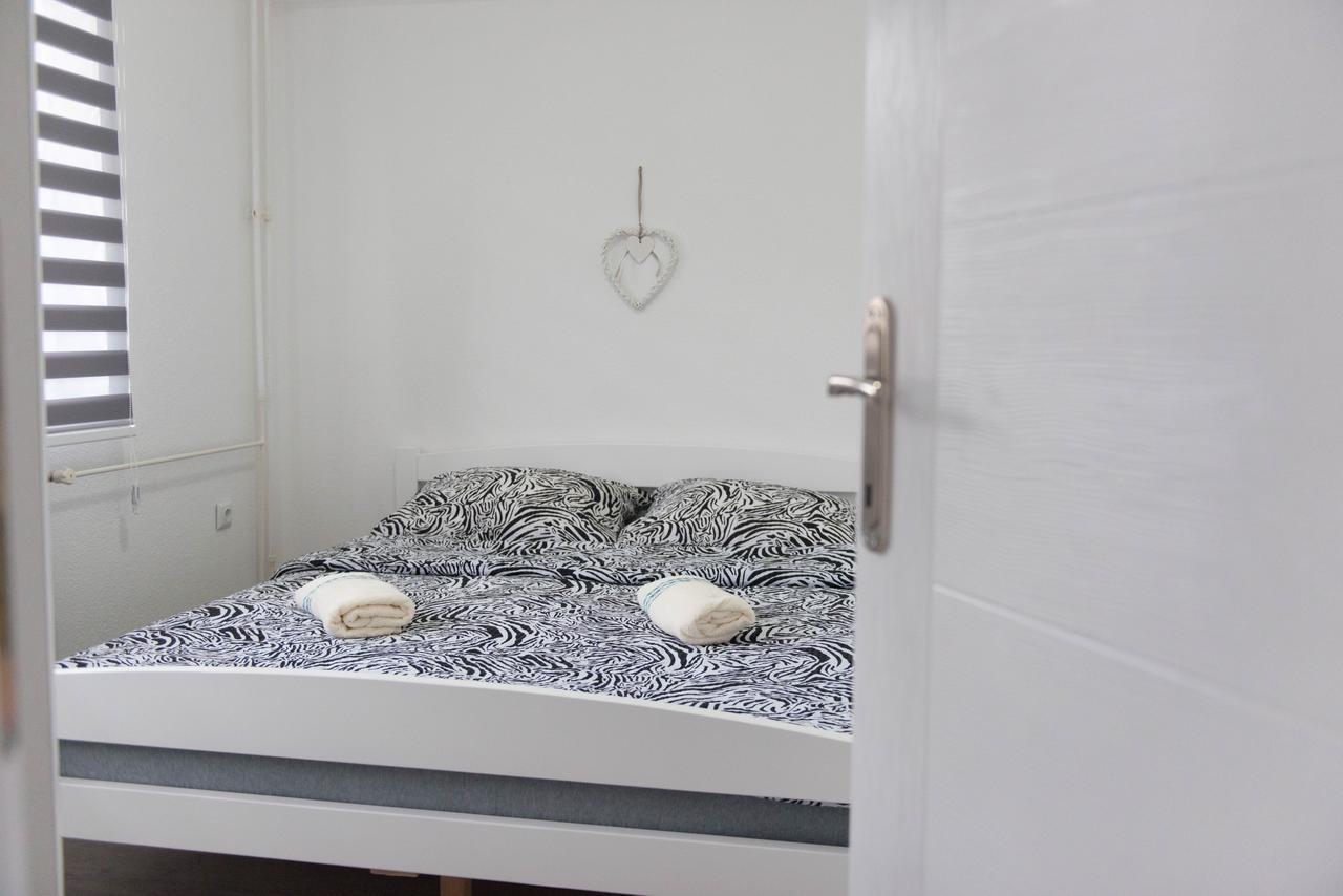 Apartmani Elegance Тузла Экстерьер фото